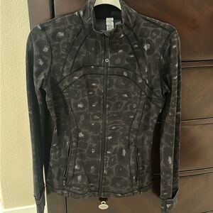Lululemon define jacket in spray leopard black multi